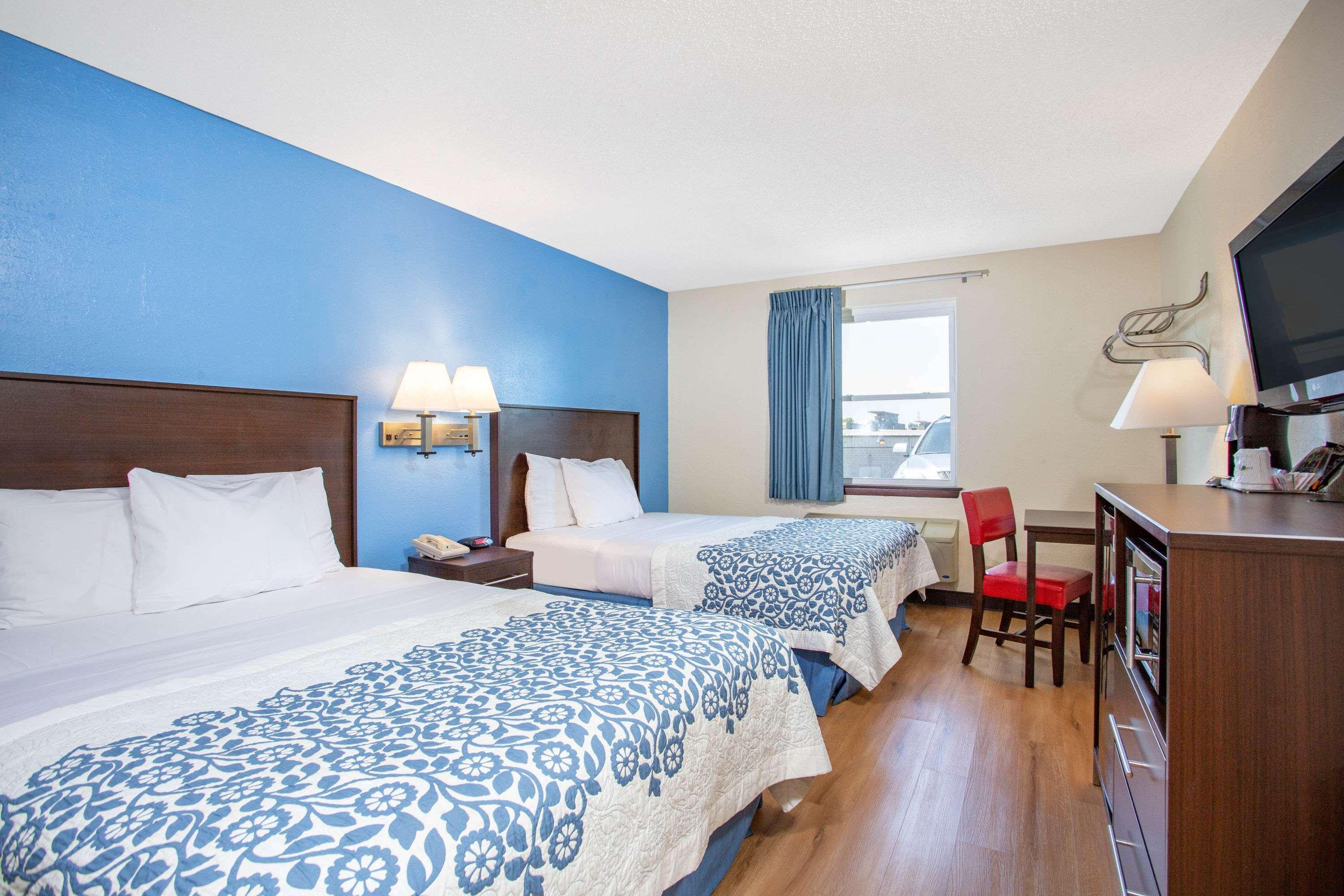 Days By Wyndham Lancaster Pa Dutch Country Hotel