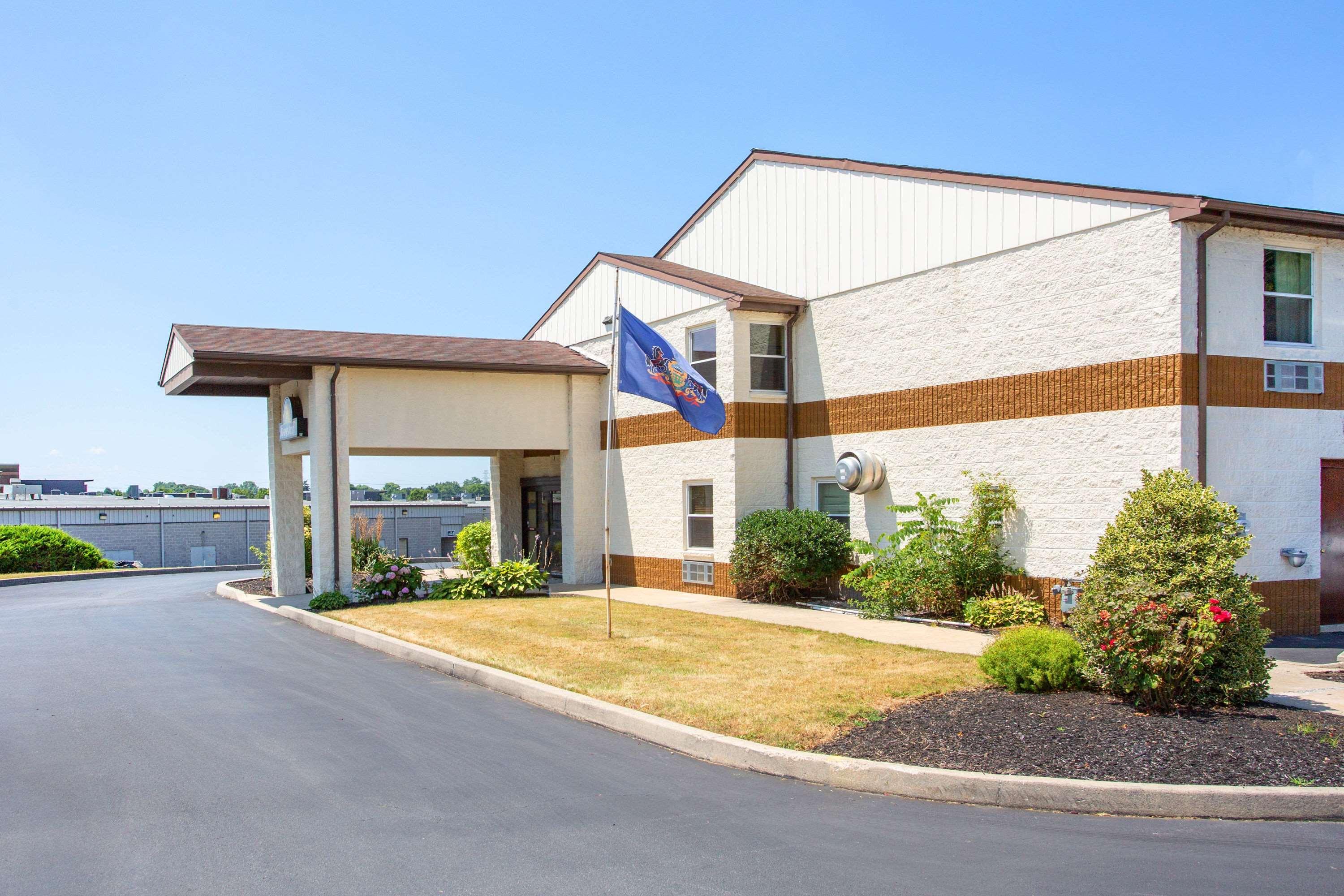 Days By Wyndham Lancaster Pa Dutch Country Hotel 2*